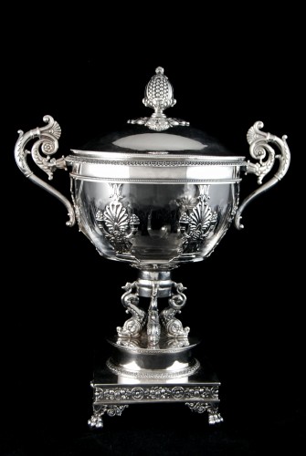 Solid silver drageoir with dolphins, Louis XVIII period Paris 1819-1838 - Antique Silver Style Restauration - Charles X