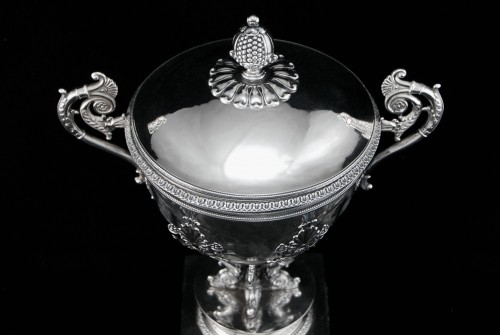 Restauration - Charles X - Solid silver drageoir with dolphins, Louis XVIII period Paris 1819-1838