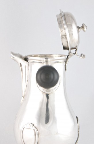 18th century - Sterling silver pot from Paris, Louis XVI period, Marquis de Rostaing arms