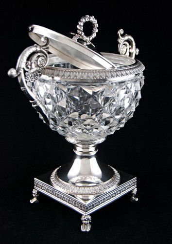 Antiquités - Solid silver and cut crystal drageoir, Louis XVIII period, Paris 1819-1838