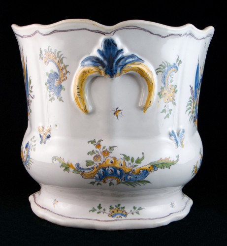 18th C. Moustiers faience Louis XV Wine Cooler, Trophy Decor Known as “Fontenoy” - 