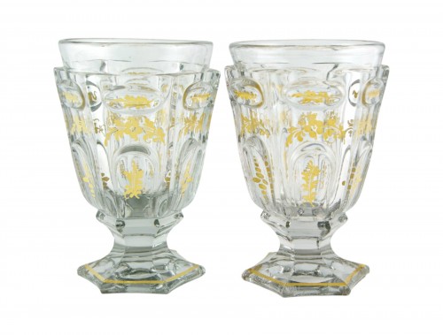 Baccarat – Paire de vases à violettes en cristal moulé et doré, époque Louis-Philippe