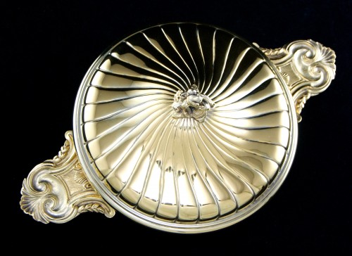 Lidded bowl with handles in French solid silver-gilt by TÉTARD Frères Paris - silverware & tableware Style 