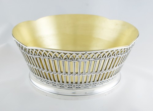 Antiquités - RISLER & CARRÉ – Centre de table jardinière en argent massif à décor de vannerie