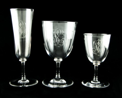 BACCARAT – Set of 43 crystal glasses engraved with a monogram, circa 1900 - Glass & Crystal Style 