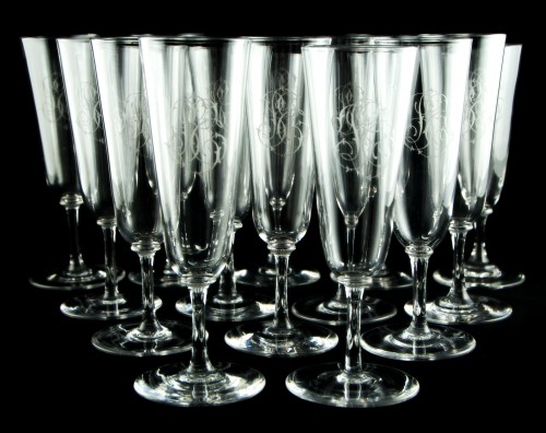 Antiquités - BACCARAT – Set of 43 crystal glasses engraved with a monogram, circa 1900