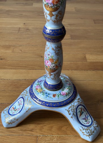 Antiquités - Présent diplomatique – Guéridon en porcelaine de Limoges BARON JOURDAN par LE TALLEC