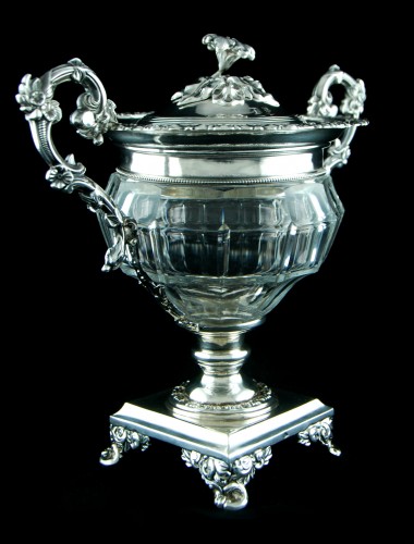Argenterie et Arts de la table  - Drageoir en argent et cristal par J.F. VEYRAT, ép. Louis-Philippe, Paris vers 1840 