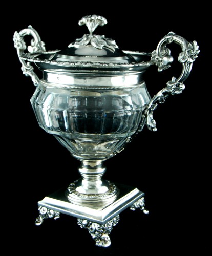 XIXe siècle - Drageoir en argent et cristal par J.F. VEYRAT, ép. Louis-Philippe, Paris vers 1840 
