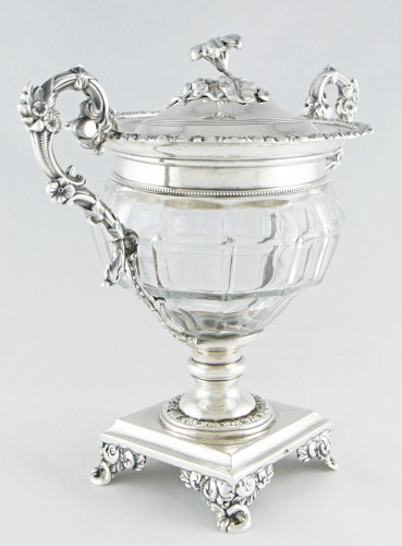 Louis-Philippe - Drageoir en argent et cristal par J.F. VEYRAT, ép. Louis-Philippe, Paris vers 1840 