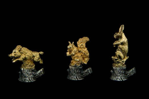 Suite de 12 porte-noms cynégétiques en argent et vermeil, Florence XXe siècle - Baptiste Jamez Fine Arts