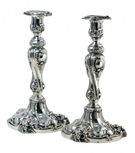 Paire de flambeaux rocailles en argent massif par P.F.A. TURQUET, Paris 1844-1855