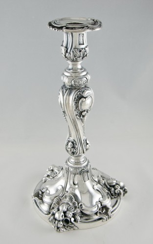 Paire de flambeaux rocailles en argent massif par P.F.A. TURQUET, Paris 1844-1855 - Argenterie et Arts de la table Style 