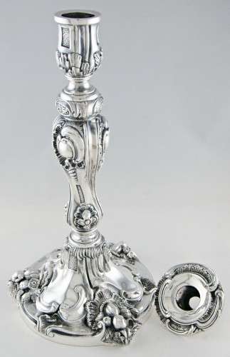 Paire de flambeaux rocailles en argent massif par P.F.A. TURQUET, Paris 1844-1855 - Baptiste Jamez Fine Arts