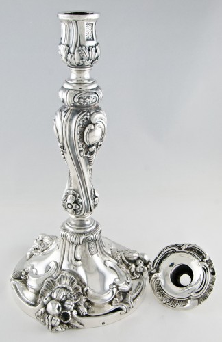 XIXe siècle - Paire de flambeaux rocailles en argent massif par P.F.A. TURQUET, Paris 1844-1855