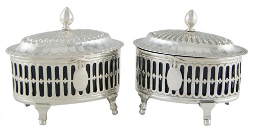 Paire de salières couvertes d’époque Louis XVI en argent massif Paris 1787
