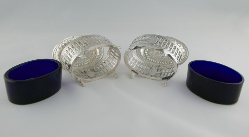 Louis XVI - Paris 1787 – Pair of Louis XVI Period Covered Salt Cellars in Solid Silver