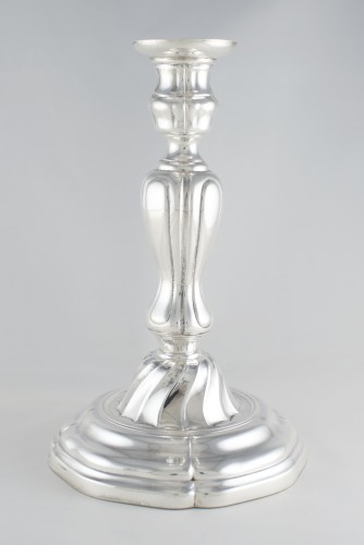 Argenterie et Arts de la table  - Puiforcat – Paire de flambeaux en argent massif