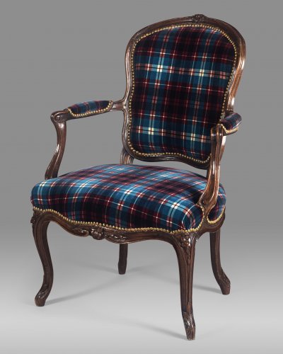 Fauteuil en cabriolet d'époque Louis XV estampillé Étienne MEUNIER - Sièges Style Louis XV