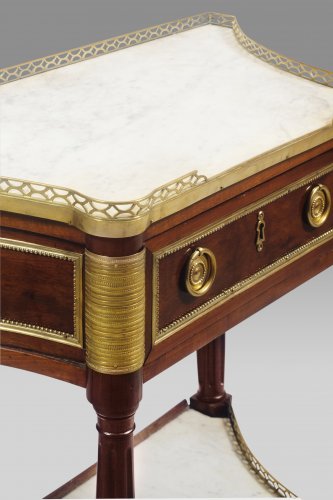 Console en acajou de forme trapézoïdale, époque Louis XVI - Baptiste Jamez