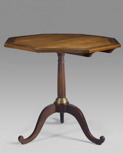 Late 18th century French Louis XVI octagonal tripod table or gueridon - Furniture Style Louis XVI