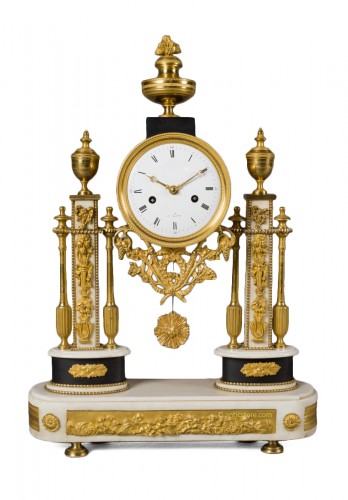 French Louis XVI period white Carrare marble clock