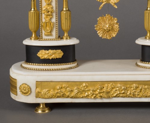 French Louis XVI period white Carrare marble clock - Louis XVI
