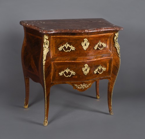 Commode sauteuse d'époque Louis XV estampillée Gabriel-Cécile FILON - Mobilier Style Louis XV