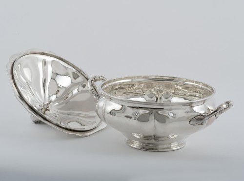 19th century -  Soup tureen, sterling silver, by Debain &amp; Flamant (1864-74) Louis XV style