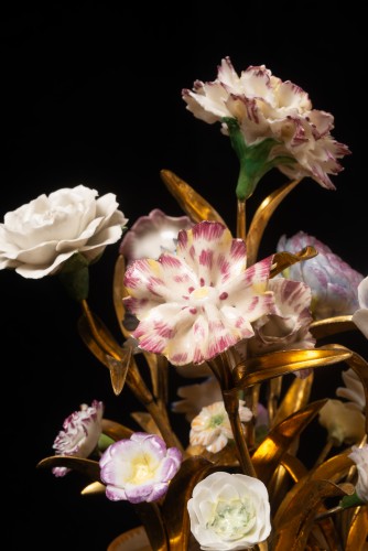 Antiquités - Sèvres, bouquet of porcelain flowers