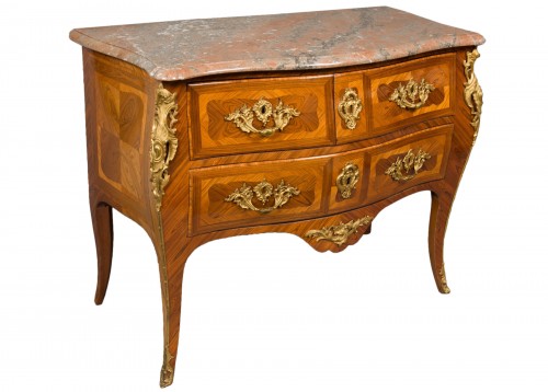 Jacques Bircklé, fournisseur de la Couronne, commode sauteuse d'époque Louis XV