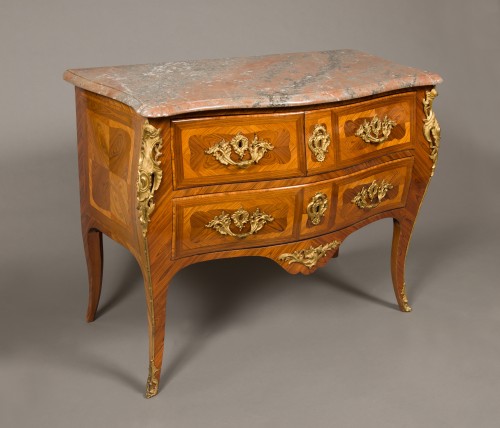 Jacques Bircklé, fournisseur de la Couronne, commode sauteuse d'époque Louis XV - Mobilier Style Louis XV