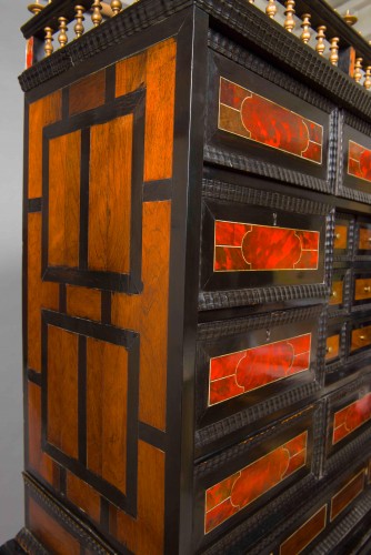 Flemish cabinet in ebony and tortoise shell veneer, Antwerp 17th century - 