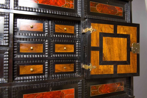 17th century - Flemish cabinet in ebony and tortoise shell veneer, Antwerp 17th century