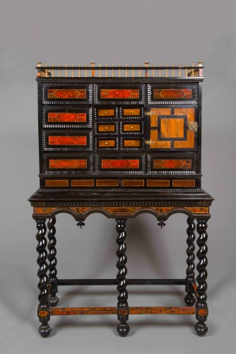 Louis XIV - Cabinet flamand en placage d'ébène et d'écaille de tortue, Anvers XVIIe siècle