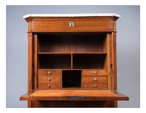 Mobilier Bureau et Secrétaire - Secrétaire Louis XVI en acajou estampillé F. SCHEY