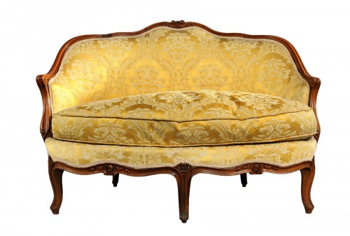 French Louis XV walnut Corbeille Sofa