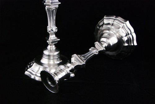 Lighting  - Pair of French Regence period candlesticks (1715-1723), early 18th century