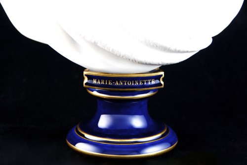 Manufacture de Sèvres – Marie-Antoinette Queen of France, biscuit bust - Porcelain & Faience Style Napoléon III
