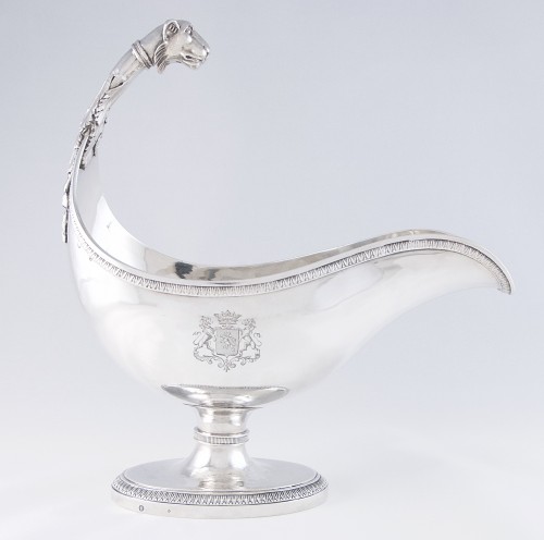 Paris 1809-1819 – Saucière casque en argent massif d'époque Empire par S.S. Rion - Argenterie et Orfèvrerie Style Empire