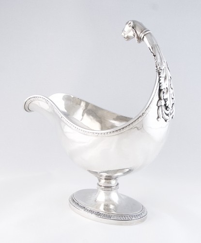 Empire - Paris 1809-1819 – Saucière casque en argent massif d'époque Empire par S.S. Rion