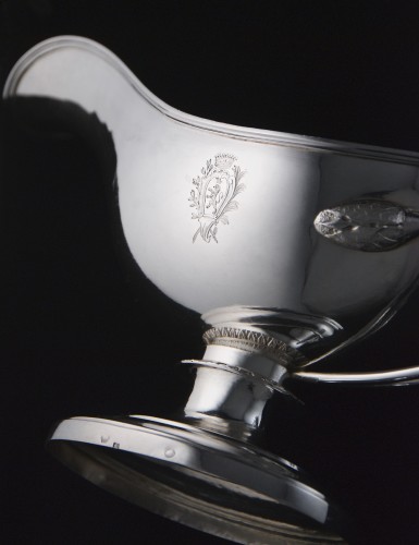 Argenterie et Orfèvrerie  - Saucière casque en argent massif 1819-1838