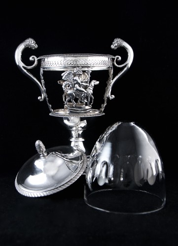 Antique Silver  - Paris 1809-1819 - Solid silver drageoir with allegory of Faithful Love