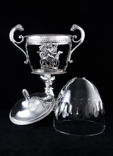 silverware & tableware  - Paris 1809-1819 - Solid silver drageoir with allegory of Faithful Love