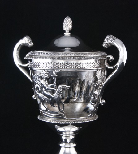 19th century - Paris 1809-1819 - Solid silver drageoir with allegory of Faithful Love