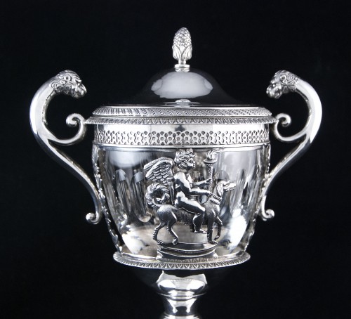 Antiquités - Paris 1809-1819 - Solid silver drageoir with allegory of Faithful Love