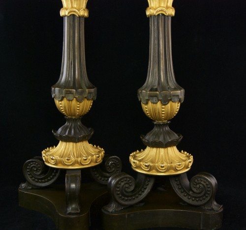 Restauration - Charles X - Pair of patinated and gilded bronze candlesticks, Louis XVIII period c.1820