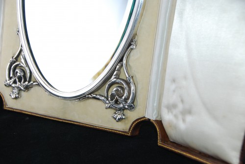 Antique Silver  - Shield shaped tabletop mirror in sterling silver in leather case, c. 1900