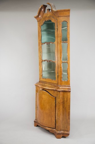 Corner cabinet , Germany mid 18th century - 