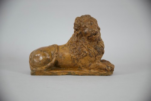 Terra-cotta lion, France 18th century - Sculpture Style 